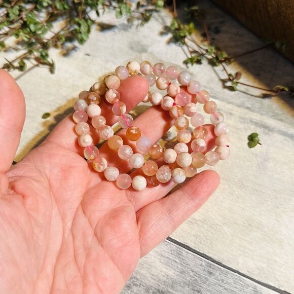 Flower Agate Bead Stretch Bracelet - Picture 4 of 4